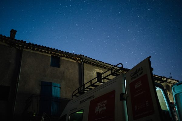 @ Frédéric Lecloux - Projection en plein air organisée par la Maison de l'Image, Villeneuve-de-Berg, 6 août 2020